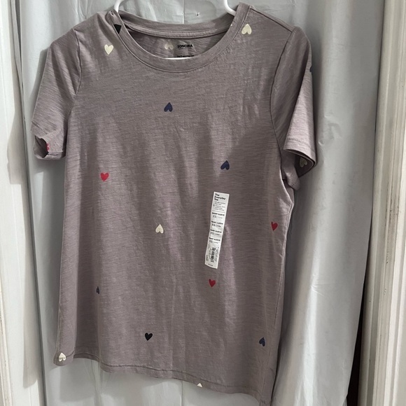 SO Tops - So gray heart everyday t shirt size xs